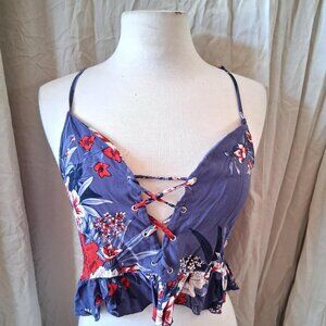 charrlotte ruse med Blue floral print crop top tie in front